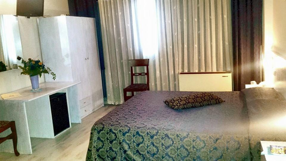 Hotel Eden Озио-ди-Сотто Экстерьер фото